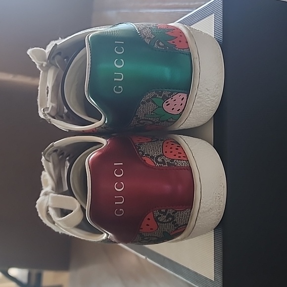 Gucci Sneakers - Picture 7 of 9